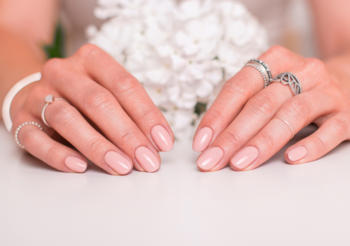 ślubny manicure