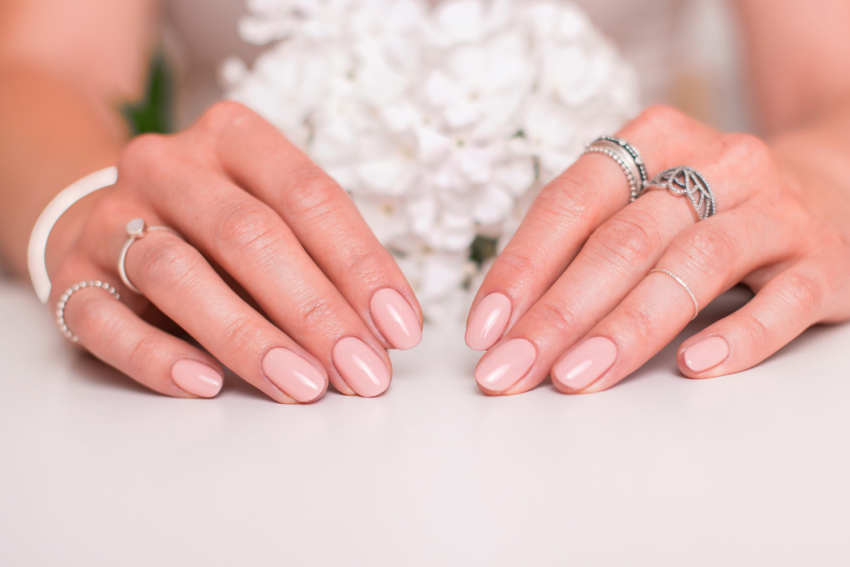 ślubny manicure